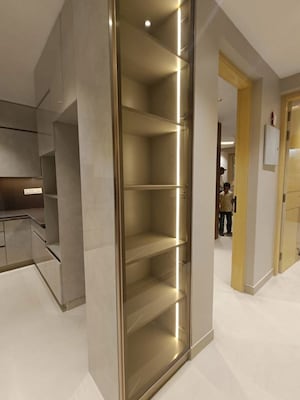Furnished Amenities in 3 BHK Apartment at Janakpuri – for Rent