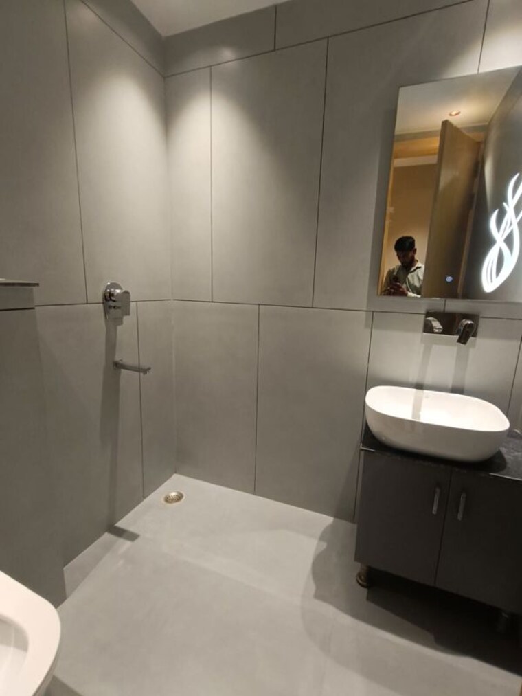 Bathroom, janakpuri 3 Bedroom 140 Sq.Yd. Apartment In Janakpuri Delhi 10634493