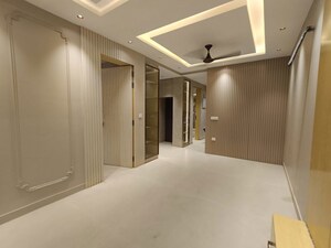 Room in 3 BHK Apartment at Janakpuri – for Rent