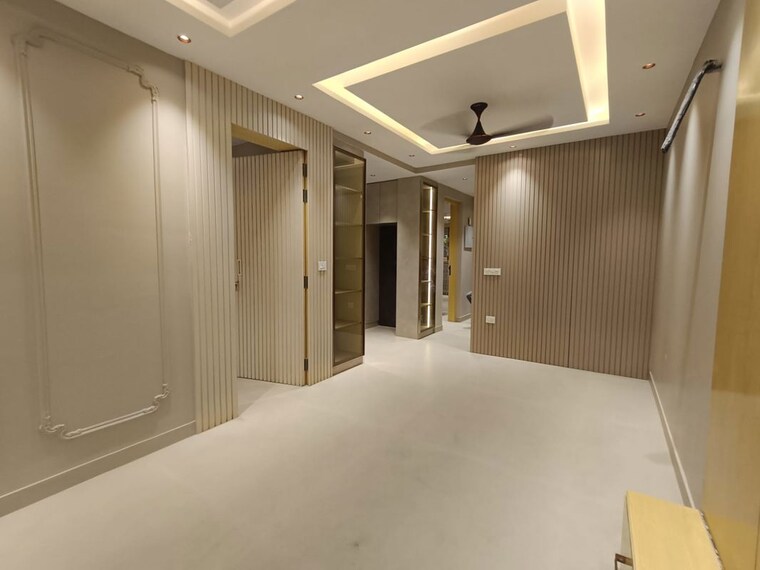 Room, janakpuri 3 Bedroom 140 Sq.Yd. Apartment In Janakpuri Delhi 10634493