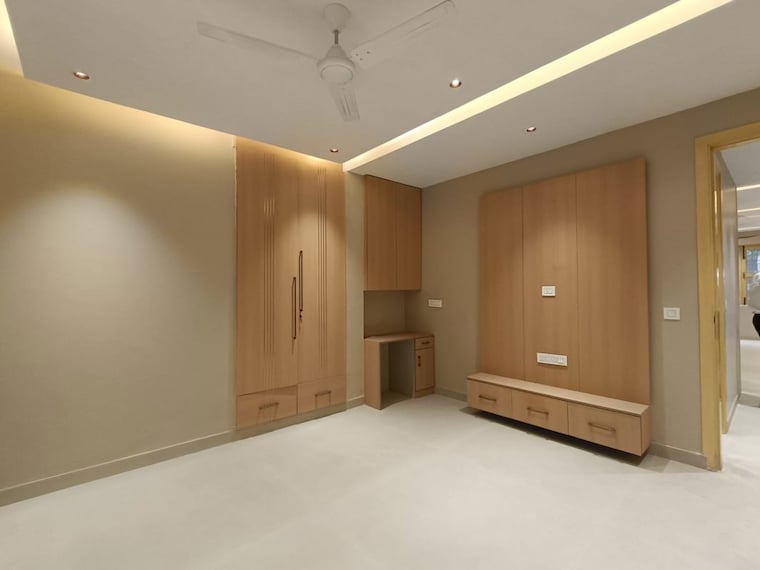 Room, janakpuri 3 Bedroom 140 Sq.Yd. Apartment In Janakpuri Delhi 10634493