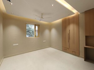 Room in 3 BHK Apartment at Janakpuri – for Rent