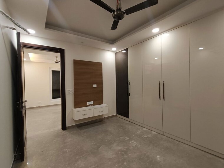 Room, janakpuri 4 Bedroom 325 Sq.Yd. Builder Floor In Janakpuri Delhi 10634505