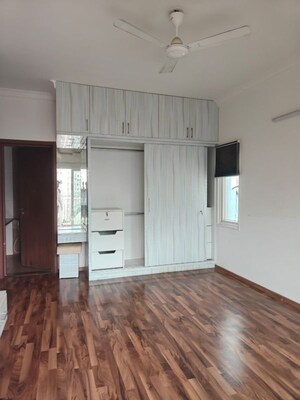 Room in 3 BHK Apartment at Mantri Lithos, Thanisandra – for Rent