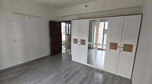 Room in 2 BHK Apartment at Hero Homes Gurgaon, Sector 104 – for Rent