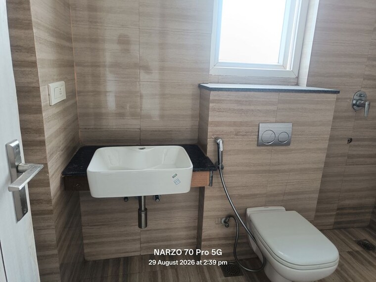 Bathroom, bptp-astaire-gardens 4 Bedroom 350 Sq.Yd. Builder Floor In Sector 70a Gurgaon 10634524