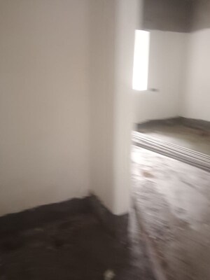 Room in 2 BHK Apartment at Alkapuri – for Sale