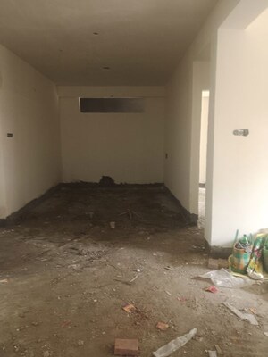 Room in 3 BHK Apartment at Alkapuri – for Sale