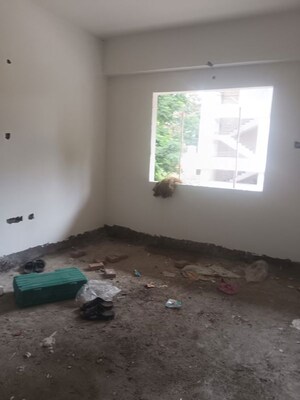 Room in 3 BHK Apartment at Alkapuri – for Sale