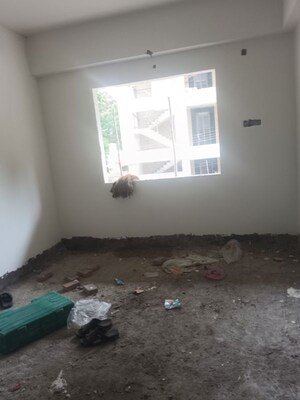 Room in 3 BHK Apartment at Alkapuri – for Sale