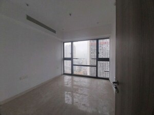 Room in 4 BHK Apartment at Lodha The Park, Worli – for Rent