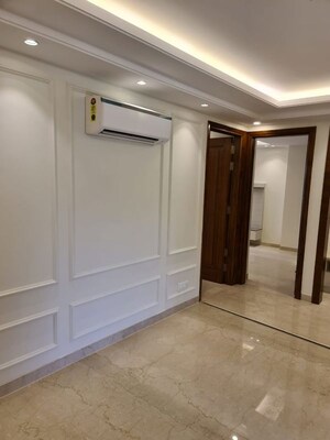 Building Lobby in 6+ BHK Villa at Unitech The Residences Sector 33, Sector 33 – for Sale