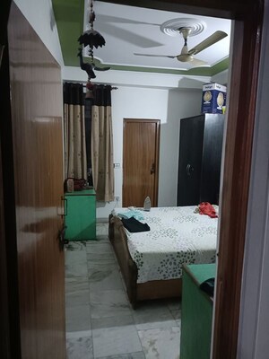 Room in 2 BHK Builder Floor at Vasundhara Sector 4 – for Rent