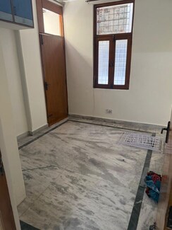 2 BHK + Store Room Builder Floor For Rent in Vasundhara Sector 4
