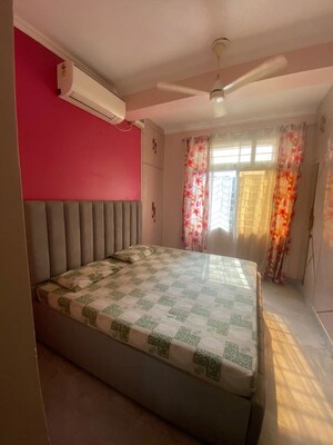 Bedroom in 2 BHK Builder Floor at Vasundhara Sector 4 – for Rent