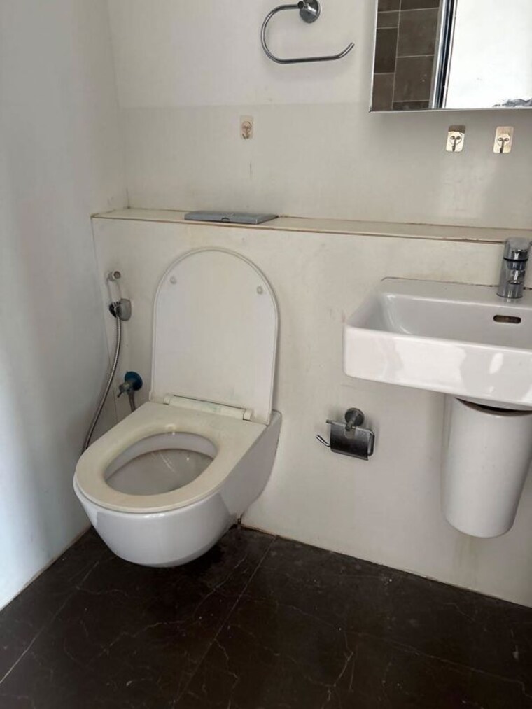 Bathroom, lodha-the-park 2 Bedroom 1197 Sq.Ft. Apartment In Worli Mumbai 10634560
