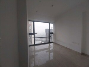 Room in 2 BHK Apartment at Lodha The Park, Worli – for Rent