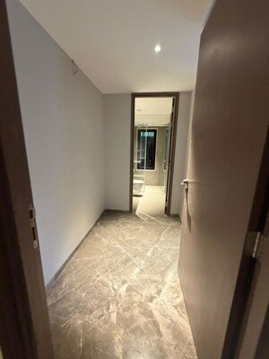 Room in 3 BHK Apartment at Rustomjee Ashiana, Juhu – for Rent