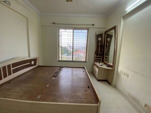 Room in 4 BHK Apartment at Paranjape Schemes Vasant Vihar, Baner – for Rent