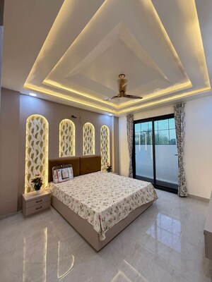 Bedroom in 4 BHK Builder Floor at Hauz Khas Enclave – for Rent
