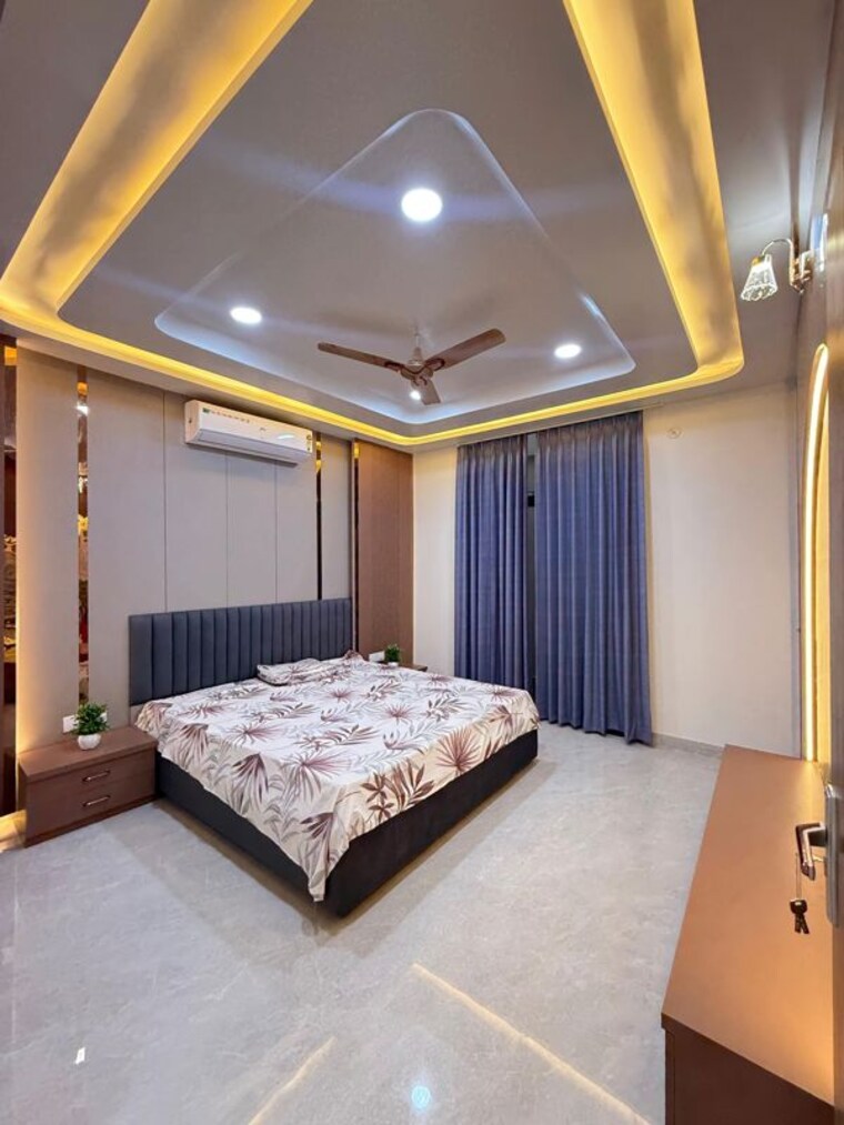 Bedroom, hauz khas enclave 4 Bedroom 300 Sq.Yd. Builder Floor In Hauz Khas Enclave Delhi 10634601