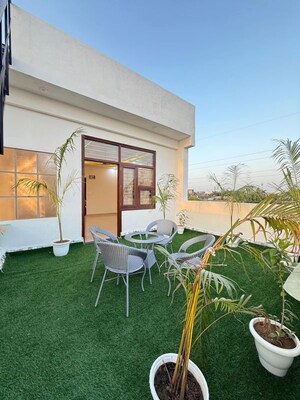 4 BHK Builder Floor – Garden View at Hauz Khas Enclave - for Rent