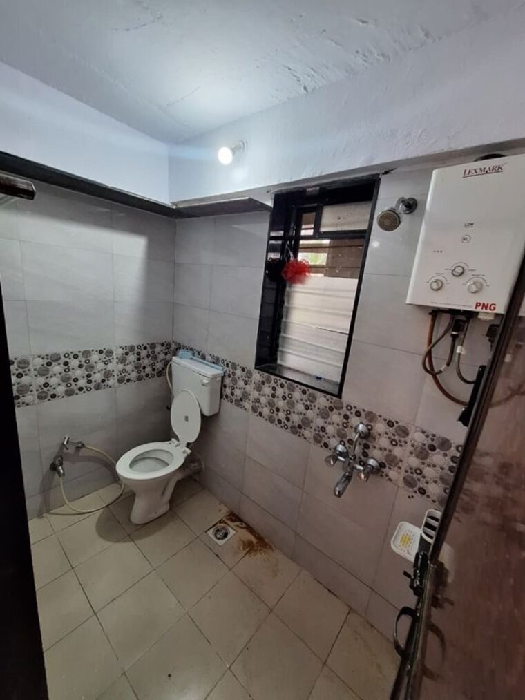 Bathroom, madhav-goregaon-prakash-chs 2 Bedroom 650 Sq.Ft. Apartment In Goregaon West Mumbai 10634600