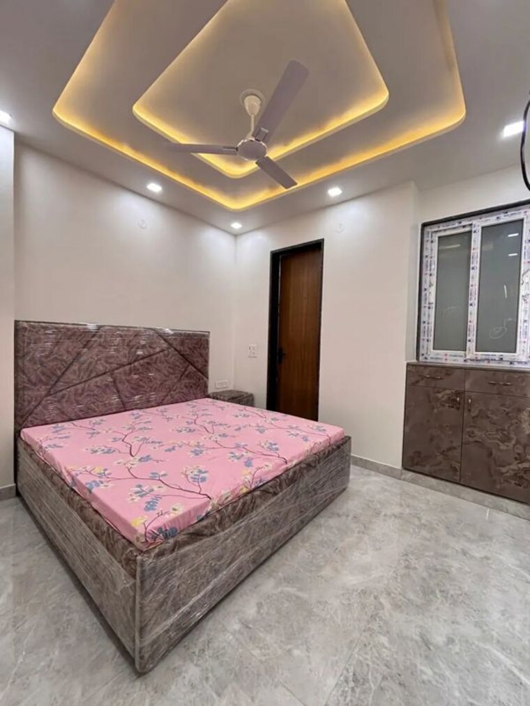 Bedroom, chittaranjan park 3 Bedroom 160 Sq.Yd. Builder Floor In Chittaranjan Park Delhi 10634611
