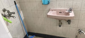 Bathroom in 1 BHK Apartment at Hind Mansion Apartments, Mahim West – for Rent