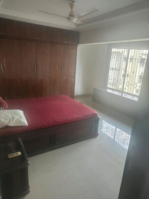 Bedroom in 2 BHK Apartment at Manish Nagar Shopping Centre, Andheri West – for Rent