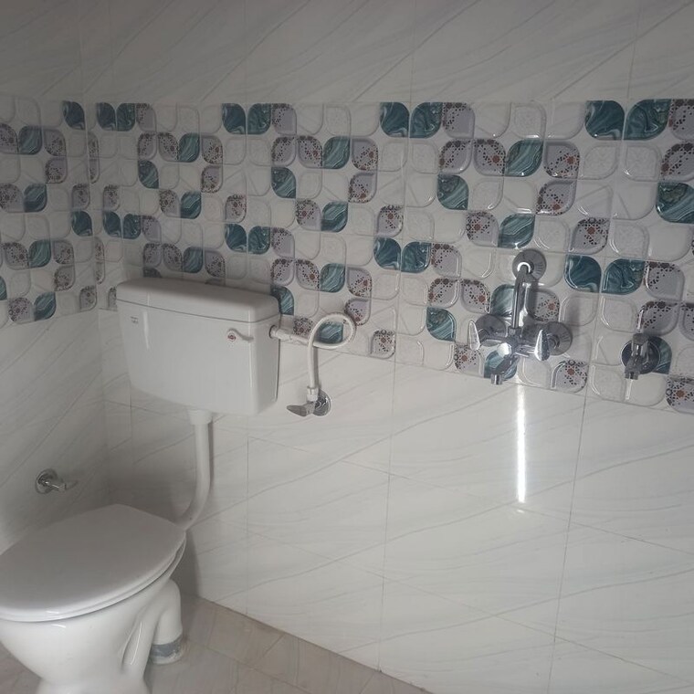 Bathroom, sadhana-vijay-orc 1.5 Bedroom 500 Sq.Ft. Apartment In Viraj Khand Lucknow 10634652