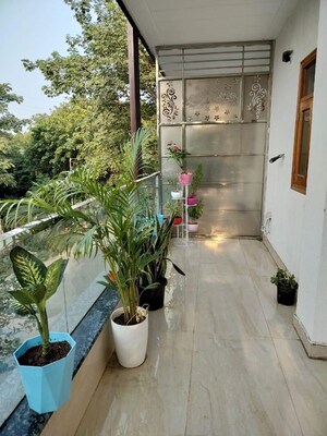 Balcony in 2 BHK Builder Floor at Palam Vihar – for Rent