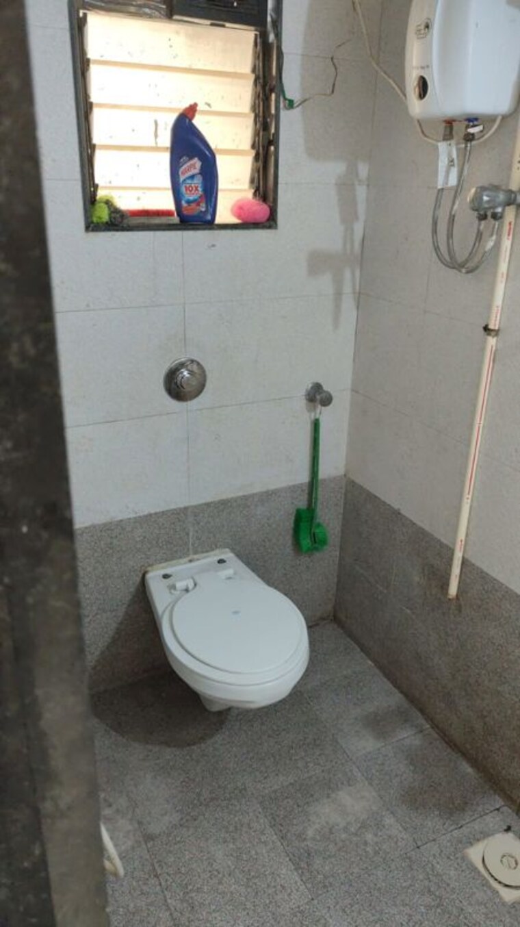 Bathroom, malad west 1 Bedroom 450 Sq.Ft. Apartment In Malad West Mumbai 10634684