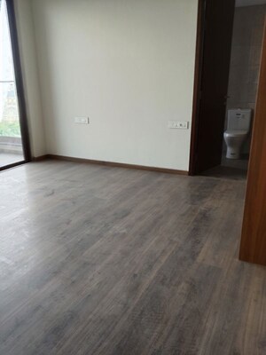 Room in 3.5 BHK Apartment at Kalpataru Vista, Sector 128 – for Rent