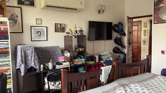 5 BHK + Servant Room,Study Room Independent House For Sale in DLF Building 10 in Dlf Phase ii, Gurgaon