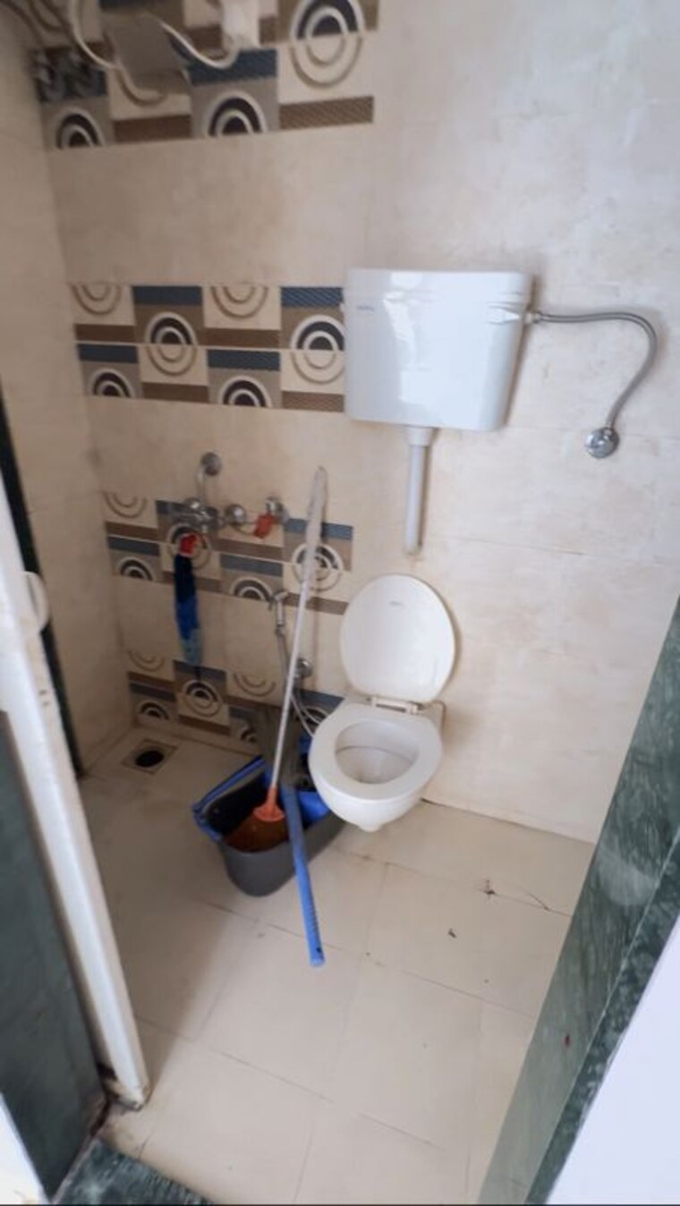Bathroom, natasha-enclave-vartak-nagar 1 Bedroom 500 Sq.Ft. Apartment In Vartak Nagar Thane 10634766