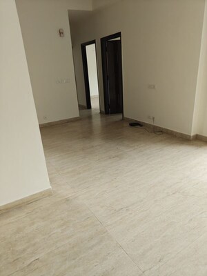Room in 3 BHK Apartment at Maxblis White House-II, Sector 75 – for Rent