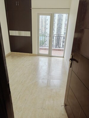 Room in 3 BHK Apartment at Maxblis White House-II, Sector 75 – for Rent