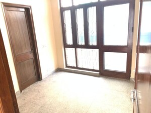 Room in 2 BHK Builder Floor at Palam Vihar – for Rent