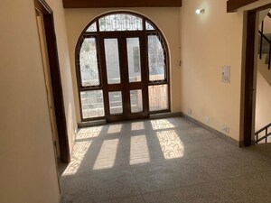 Building Lobby in 2 BHK Builder Floor at Palam Vihar – for Rent