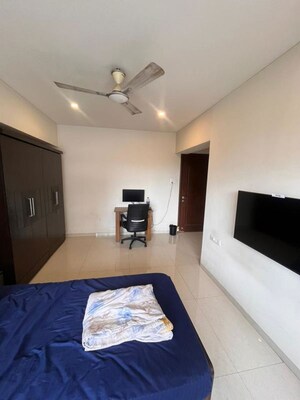  Pg For Rent in Malad East