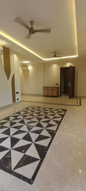 Bedroom in 3 BHK Builder Floor at Safdarjung Development Area – for Rent