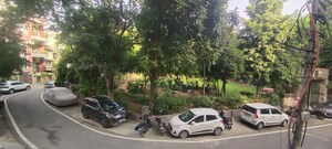 Parking in 3 BHK Builder Floor at Safdarjung Development Area – for Rent