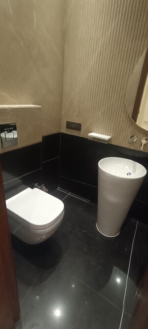 Team Area in 3 BHK Builder Floor at Safdarjung Development Area – for Rent