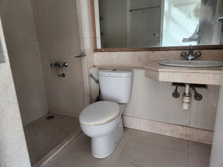 Bathroom, hiranandani-meadows 2.5 Bedroom 950 Sq.Ft. Apartment In Manpada Thane 10634839