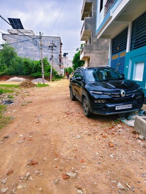 Parking in 2 BHK Independent House at Jankipuram – for Rent