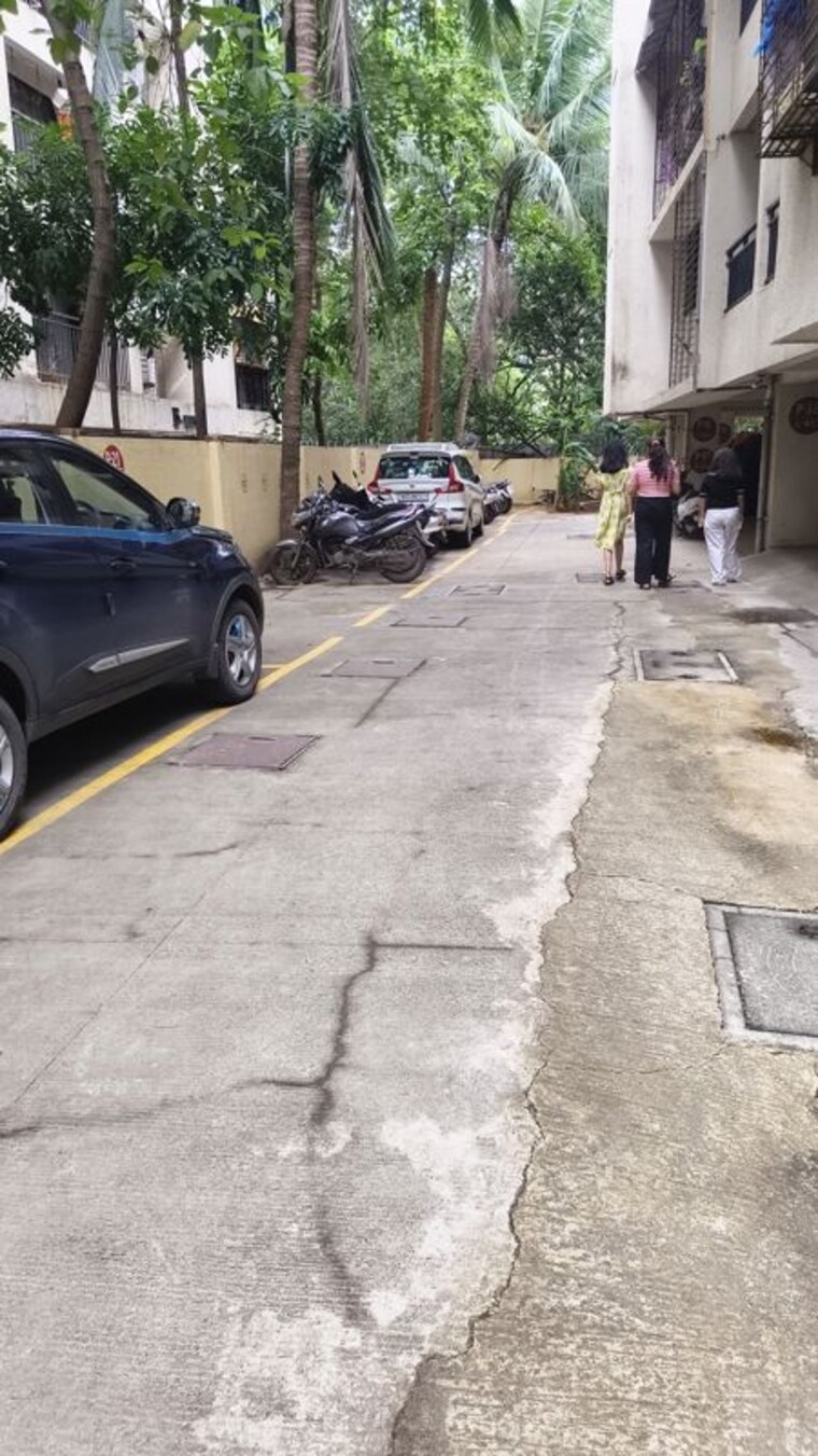  Parking, raunak-unnathi-woods Commercial Shop 280 Sq.Ft. In Ghodbunder Road Thane 10634859
