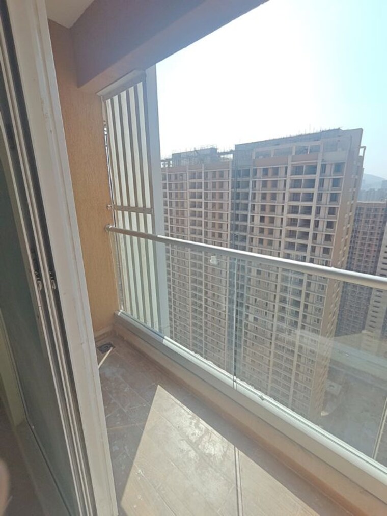 Balcony, dosti-west-county 2 Bedroom 680 Sq.Ft. Apartment In Balkum Pada Thane 10634869