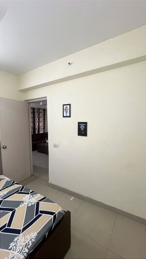 Room in 3.5 BHK Apartment at Jaypee Green Wish town Klassic, Sector 134 – for Rent