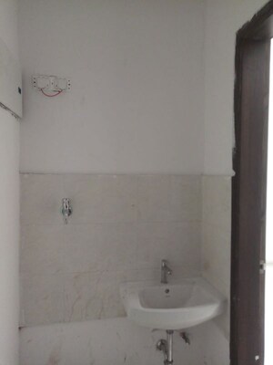 Bathroom in 3.5 BHK Apartment at Bhusari Colony – for Rent